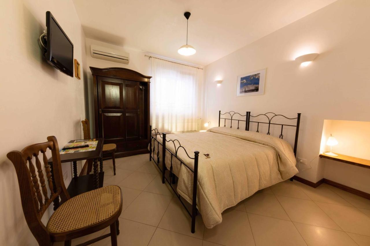 B&B La Stradella Ostuni Bagian luar foto